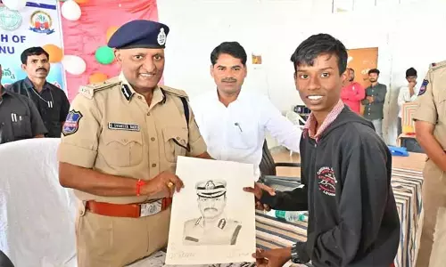 Rachakonda आयुक्त ने स्वास्थ्य और शिक्षा पर दिया जोर Rachakonda आयुक्त ने स्वास्थ्य और शिक्षा पर दिया जोर