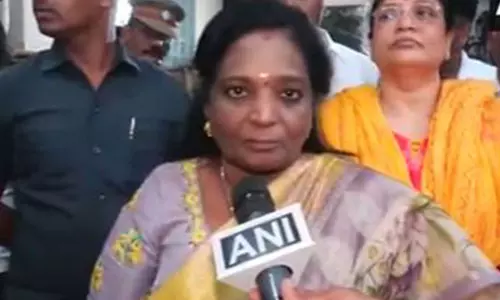 BJP नेता तमिलिसाई सुंदरराजन ने ईवीकेएस एलंगोवन को दी श्रद्धांजलि BJP नेता तमिलिसाई सुंदरराजन ने ईवीकेएस एलंगोवन को दी श्रद्धांजलि