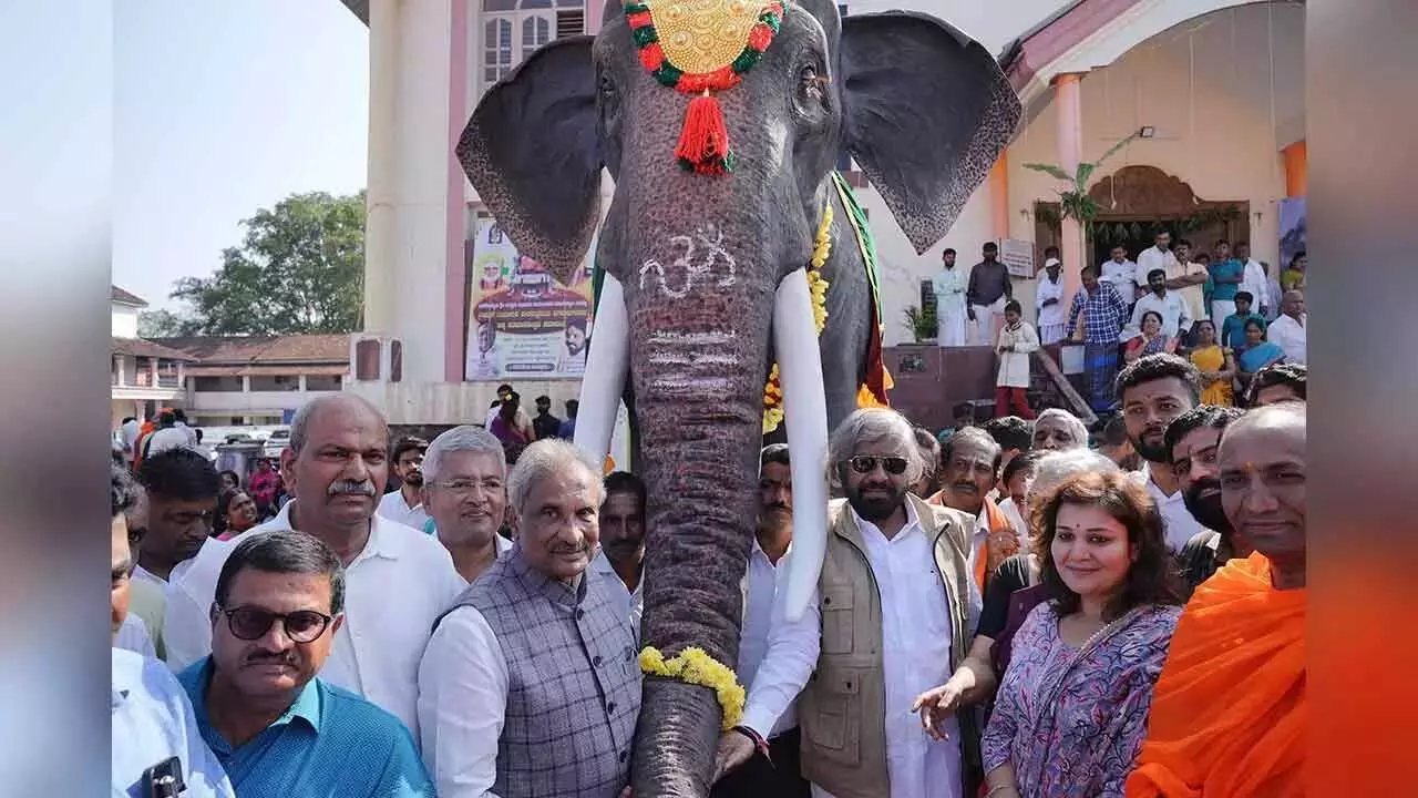 Karnataka के मंदिर में क्रूरता मुक्त समारोह के लिए यांत्रिक हाथी को अपनाया गया