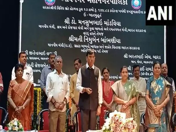 मनसुख मंडाविया ने गुजरात के Bhavnagar में 149 करोड़ रुपये की परियोजनाओं का किया उद्घाटन