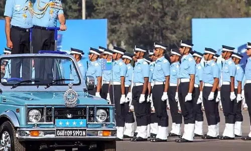 Air Force Chief एपी सिंह ने स्नातक अधिकारियों से सिर्फ वायु योद्धा नहीं Air Force Chief एपी सिंह ने स्नातक अधिकारियों से सिर्फ वायु योद्धा नहीं