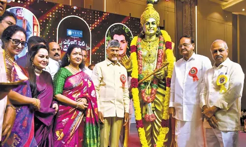 Andhra: गरीबी मुक्त समाज एनटीआर का सपना है: सीएम चंद्रबाबू नायडू Andhra: गरीबी मुक्त समाज एनटीआर का सपना है: सीएम चंद्रबाबू नायडू