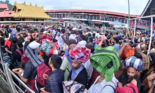 सबरीमाला थंगा अंकी दीपाराधना 25 को: विशेष पुलिस सुरक्षा के साथ निकला जुलूस सबरीमाला थंगा अंकी दीपाराधना 25 को: विशेष पुलिस सुरक्षा के साथ निकला जुलूस
