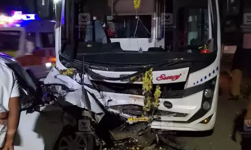 तेज आवाज, कार में बैठी महिला सदमे में: हनीमून से लौटते समय युवा जोड़े की मौत