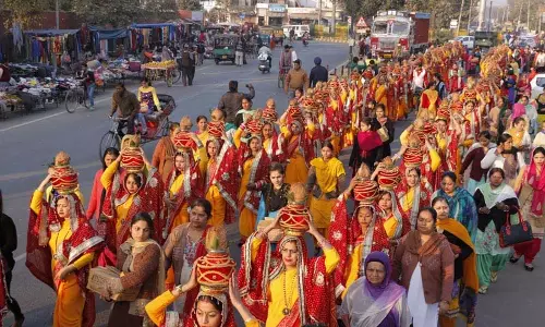 Andhra: कलश ज्योति जुलूस में शामिल हुए श्रद्धालु