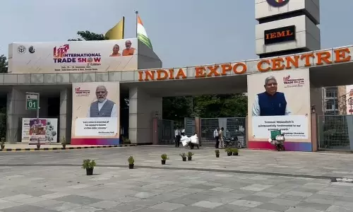 Noida: इंडिया एक्सपो सेंटर के बाहर कलाकृतियां और फव्वारे लगेंगे