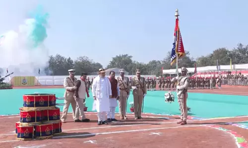 केंद्रीय गृहमंत्री अमित शाह ने रायपुर पुलिस परेड ग्राउंड में राष्ट्रपति का निशान किया प्रदान