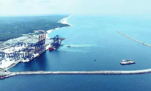 Kerala : विझिनजाम बंदरगाह व्यवहार्यता अंतर निधि की शर्तों पर कोई राहत Kerala : विझिनजाम बंदरगाह व्यवहार्यता अंतर निधि की शर्तों पर कोई राहत