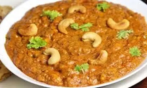 Cashew Curry Recipe: घर पर इस आसान तरीके से बनाएं स्वादिष्ट काजू करी
