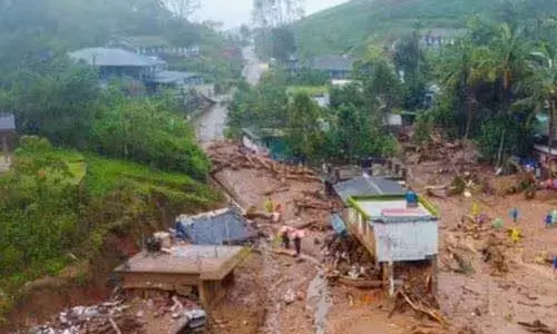 Kerala : वायनाड भूस्खलन स्थल से एकत्र किए गए Kerala : वायनाड भूस्खलन स्थल से एकत्र किए गए