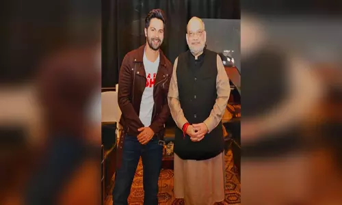 वरुण धवन दिल्ली में अमित शाह से मिले, बोले-इनके सामने तो हम सब बेबी हैं