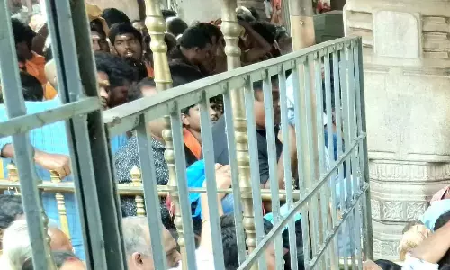 Andhra Pradesh: श्रीशैलम में भक्तों की भारी भीड़ उमड़ी