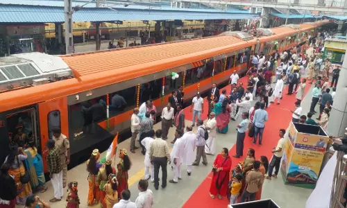 रेलवे ने दुर्ग-विशाखापट्टनम वंदे भारत ट्रेन में कोच करने का लिया निर्णय रेलवे ने दुर्ग-विशाखापट्टनम वंदे भारत ट्रेन में कोच करने का लिया निर्णय