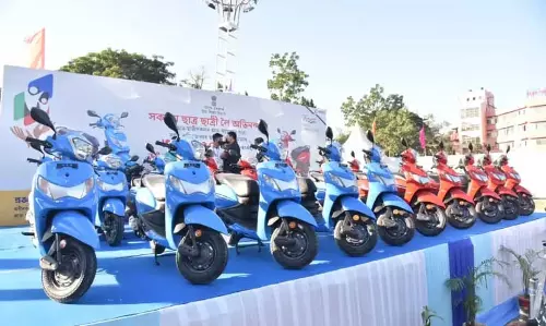 Assam के सीएम हिमंत बिस्वा सरमा की मेधावी छात्रों के लिए Assam के सीएम हिमंत बिस्वा सरमा की मेधावी छात्रों के लिए