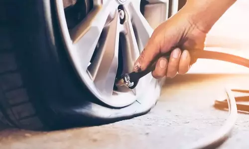 डिवाइस पंक्चर हुए टायर में भी कुछ ही सेकंड में हवा भर देती