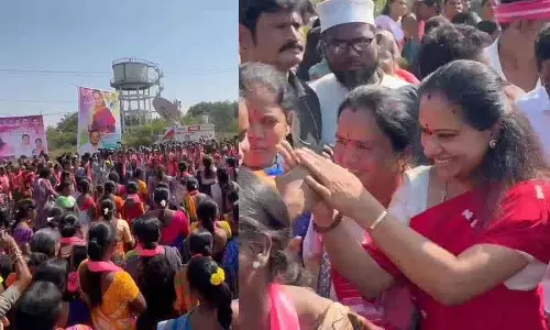 Jagtial में कविता का गर्मजोशी से स्वागत, बड़ी संख्या में महिलाएं जुटीं Jagtial में कविता का गर्मजोशी से स्वागत, बड़ी संख्या में महिलाएं जुटीं