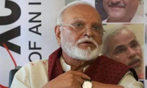 महाराष्ट्र कैबिनेट: भुजबल, वलसे-पाटिल नई कैबिनेट में क्यों नहीं? महाराष्ट्र कैबिनेट: भुजबल, वलसे-पाटिल नई कैबिनेट में क्यों नहीं?