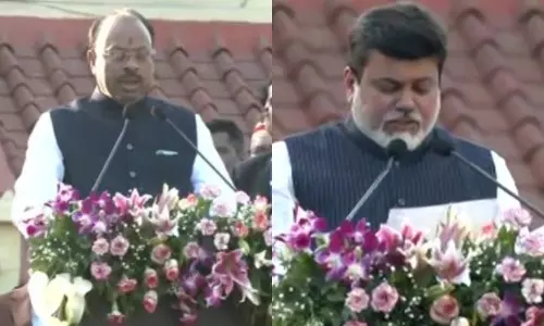 BJP प्रमुख बावनकुले, शिवसेना के उदय सामंत समेत अन्य ने मंत्री पद की शपथ ली BJP प्रमुख बावनकुले, शिवसेना के उदय सामंत समेत अन्य ने मंत्री पद की शपथ ली