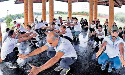 Kerala: सीपीएम नेता ने फिटनेस समूह एमईसी 7 की आलोचना का बयान वापस लिया Kerala: सीपीएम नेता ने फिटनेस समूह एमईसी 7 की आलोचना का बयान वापस लिया