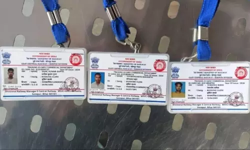 Bihar नौकरी घोटाला: सोनपुर रेलवे डिवीजन में फर्जी रेलवे भर्ती रैकेट का भंडाफोड़, पांच संदिग्ध हिरासत में Bihar नौकरी घोटाला: सोनपुर रेलवे डिवीजन में फर्जी रेलवे भर्ती रैकेट का भंडाफोड़, पांच संदिग्ध हिरासत में