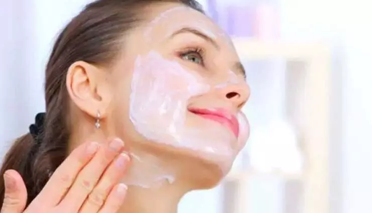 Skin care: सर्दियों में रात को सोने से पहले अपनाएं ये आसान टिप्स, सुबह चमक उठेगा आपका चेहरा