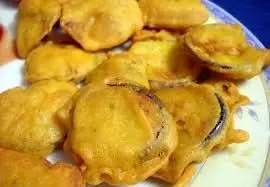 Baingan Pakora Recipe: सर्दियों में चाय के साथ खाएं गरमागरम बैंगन के पकौड़े