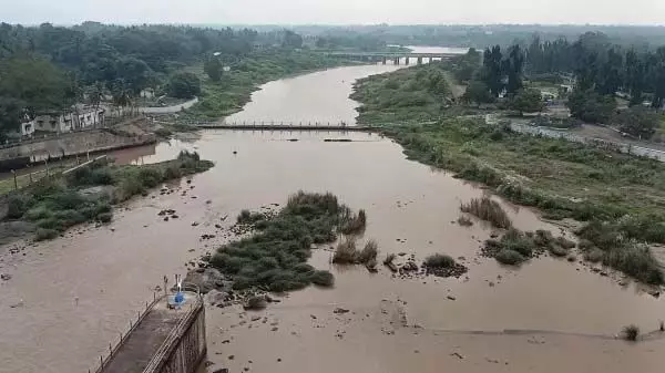 दक्षिण मदुरै वैगई नदी समुद्र की तरह है.. भगवान वरुण की दया से जल स्तर कम हो गया