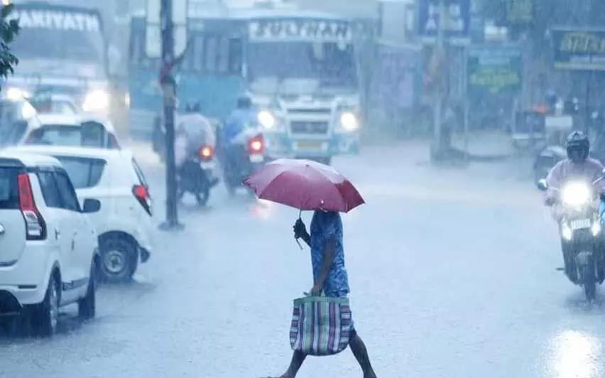 Kerala के पांच जिलों में भारी बारिश की आशंका, येलो अलर्ट जारी