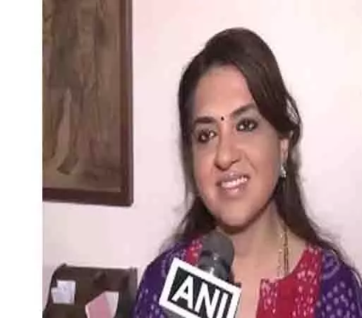 शिवसेना नेता Shaina NC ने संविधान पर चर्चा वाले संजय राउत के बयान पर साधा निशाना