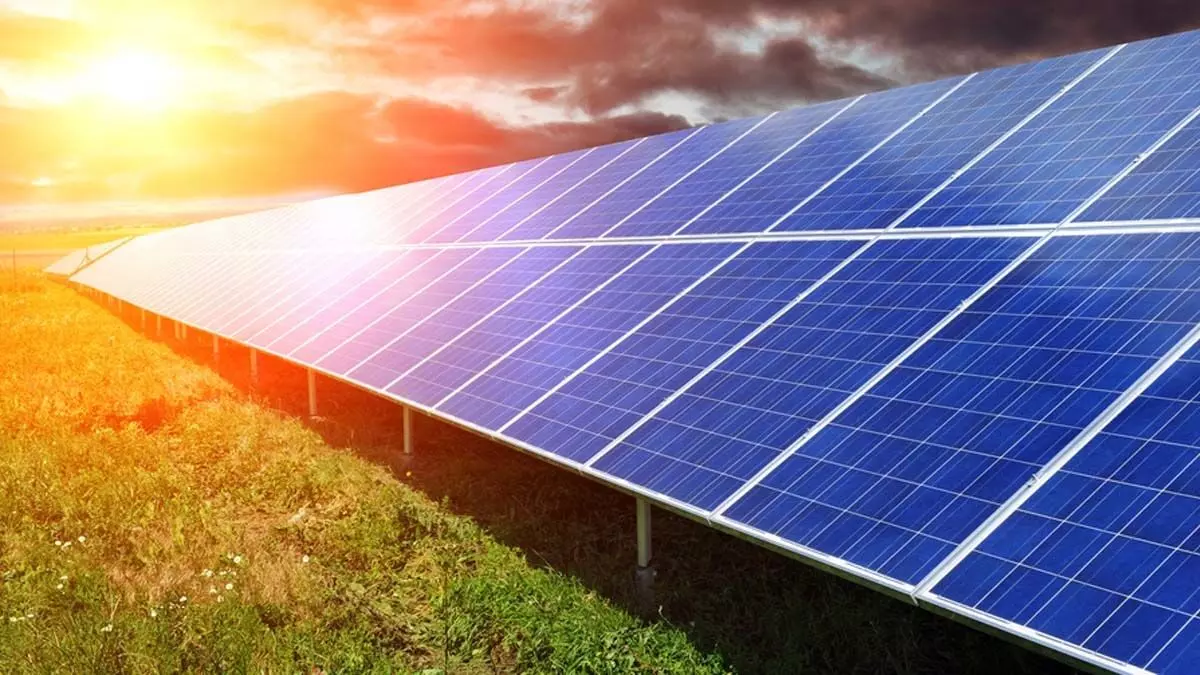 Solar Power Plant: सबसे ज्यादा सोलर प्लांट लगाने वाले गांव को मिलेंगे एक करोड़