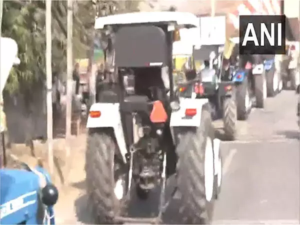 नेता के मार्च की घोषणा के बाद Tractors शंभू बॉर्डर की ओर बढ़े