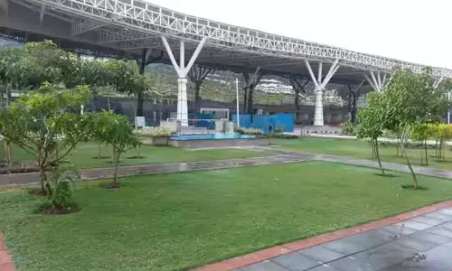 विमान को करीब से देखने के शौक में माना एयरपोर्ट में घुसा युवक, गिरफ्तार विमान को करीब से देखने के शौक में माना एयरपोर्ट में घुसा युवक, गिरफ्तार