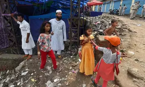 रोहिंग्या पर आप और बीजेपी के बीच आरोप-प्रत्यारोप रोहिंग्या पर आप और बीजेपी के बीच आरोप-प्रत्यारोप