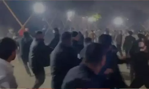 फ्रेशर पार्टी में बवाल, बाउंसर और स्टूडेंट्स भिड़े फ्रेशर पार्टी में बवाल, बाउंसर और स्टूडेंट्स भिड़े