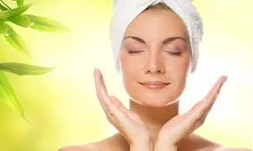 Skin Care: क्या सर्दियों में भी त्वचा पर आते हैं पिंपल्, इन बातों का रखें ध्यान Skin Care: क्या सर्दियों में भी त्वचा पर आते हैं पिंपल्, इन बातों का रखें ध्यान