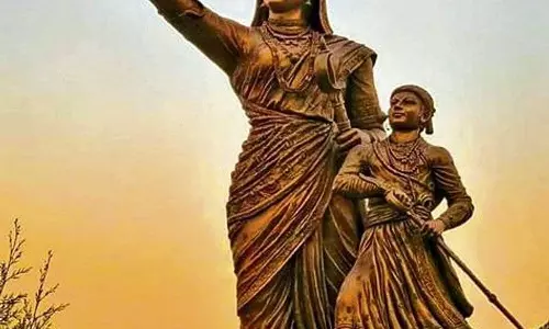 Haryana : हरियाणा डायरी: मूर्तियों को लेकर ‘क्रेडिट वॉर’