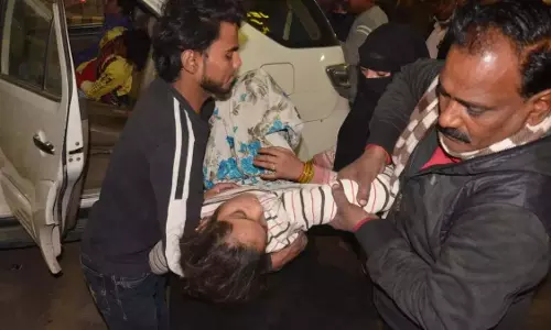 मचा हड़कंप फैक्ट्री में अमाेनिया गैस के रिसाव से, 5 महिलाएं बेहोश मचा हड़कंप फैक्ट्री में अमाेनिया गैस के रिसाव से, 5 महिलाएं बेहोश