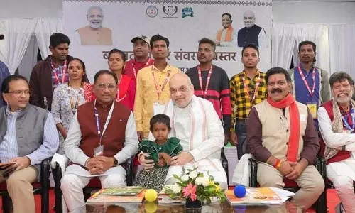 केंद्रीय गृहमंत्री अमित शाह मिले सरेंडर नक्सलियों से