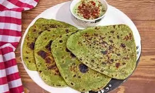 Breakfast Recipe: स्वादिष्ट बथुआ पराठा Breakfast Recipe: स्वादिष्ट बथुआ पराठा