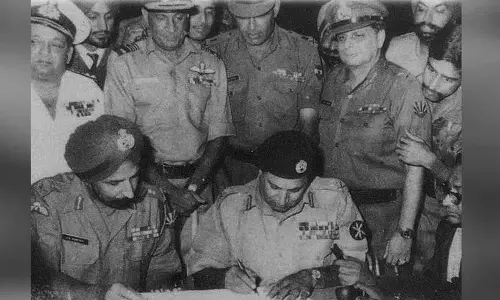 Delhi: राष्ट्र ने विजय दिवस पर 1971 के युद्ध नायकों को याद किया