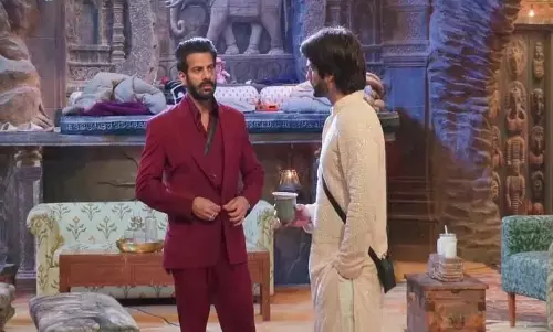 Bigg Boss 18: 6 से ज्यादा लोगों पर घर से बाहर होने का खतरा, देखें लिस्ट Bigg Boss 18: 6 से ज्यादा लोगों पर घर से बाहर होने का खतरा, देखें लिस्ट