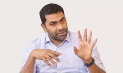 आधव अर्जुन ने वीसीके से इस्तीफा दिया