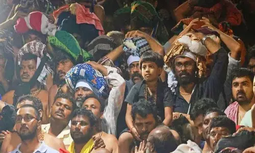 Kerala :  सरकार चुनिंदा तीर्थयात्रियों को राहत देने पर विचार कर रही