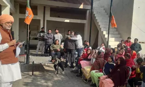 Haryana : कृषि मंत्री ने रादौर के गांवों का दौरा कर जन शिकायतें सुनीं
