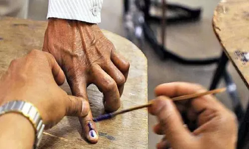 Assam पंचायत चुनाव: राजनीतिक दल जमीनी स्तर पर कड़ी लड़ाई के लिए तैयार Assam पंचायत चुनाव: राजनीतिक दल जमीनी स्तर पर कड़ी लड़ाई के लिए तैयार