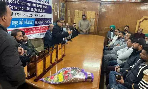 Punjab: चिकित्सा विशेषज्ञों ने स्वास्थ्य मुद्दों पर जागरूकता अभियान चलाने का आह्वान किया Punjab: चिकित्सा विशेषज्ञों ने स्वास्थ्य मुद्दों पर जागरूकता अभियान चलाने का आह्वान किया