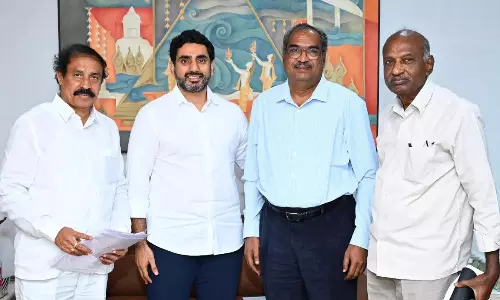 17 विश्वविद्यालयों में CPI नियुक्त करने की भाकपा ने मंत्री लोकेश से की अपील 17 विश्वविद्यालयों में CPI नियुक्त करने की भाकपा ने मंत्री लोकेश से की अपील