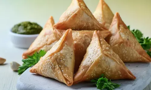 घर पर बनाएं भुर्जी समोसा रेसिपी