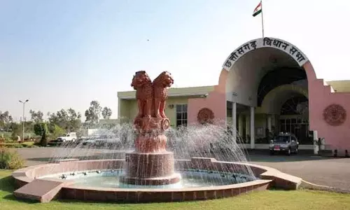 CG विधानसभा का शीतकालीन सत्र, जल जीवन मिशन में अनियमितता को लेकर सदन में हंगामा CG विधानसभा का शीतकालीन सत्र, जल जीवन मिशन में अनियमितता को लेकर सदन में हंगामा