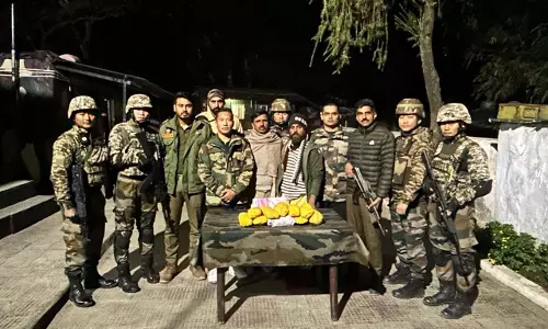 राजौरी में मादक पदार्थ तस्करी की कोशिश नाकाम, दो गिरफ्तार राजौरी में मादक पदार्थ तस्करी की कोशिश नाकाम, दो गिरफ्तार